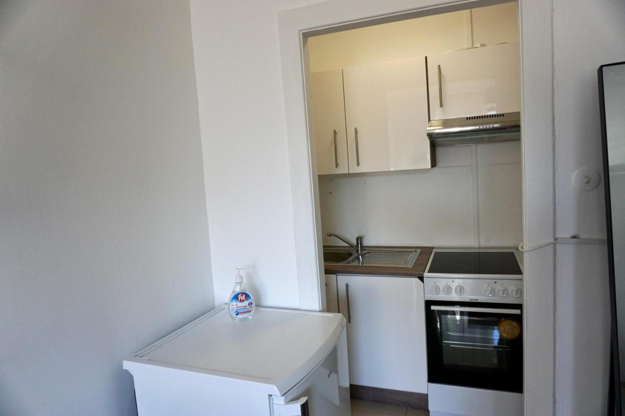 Alster Hamburg - Saniertes Und Mobliertes Apartment Mit Bad Und Kuche Zewnętrze zdjęcie